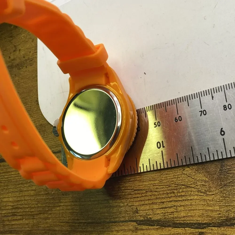 Unisex Rubber Rotating Bezel Dive Style Watch Works New Battery